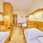 Cerna Bouda Hotel